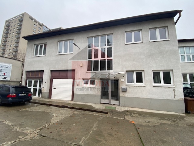 Pronájem nebytové jednotky o celkové výměře 129 m² Zlín